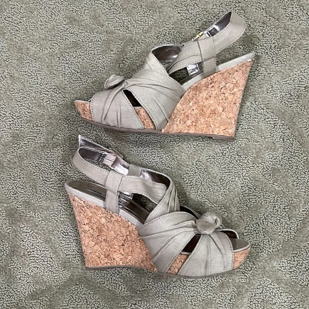 Steve Madden Women’s 6.5 Adorable Khaki Wedge Sandals with Bow and Back Buckle